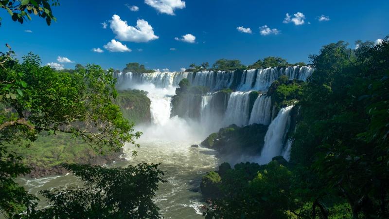 Jour 12 :  Salta – Buenos Aires – Vol international ou Chutes d'Iguazu en option